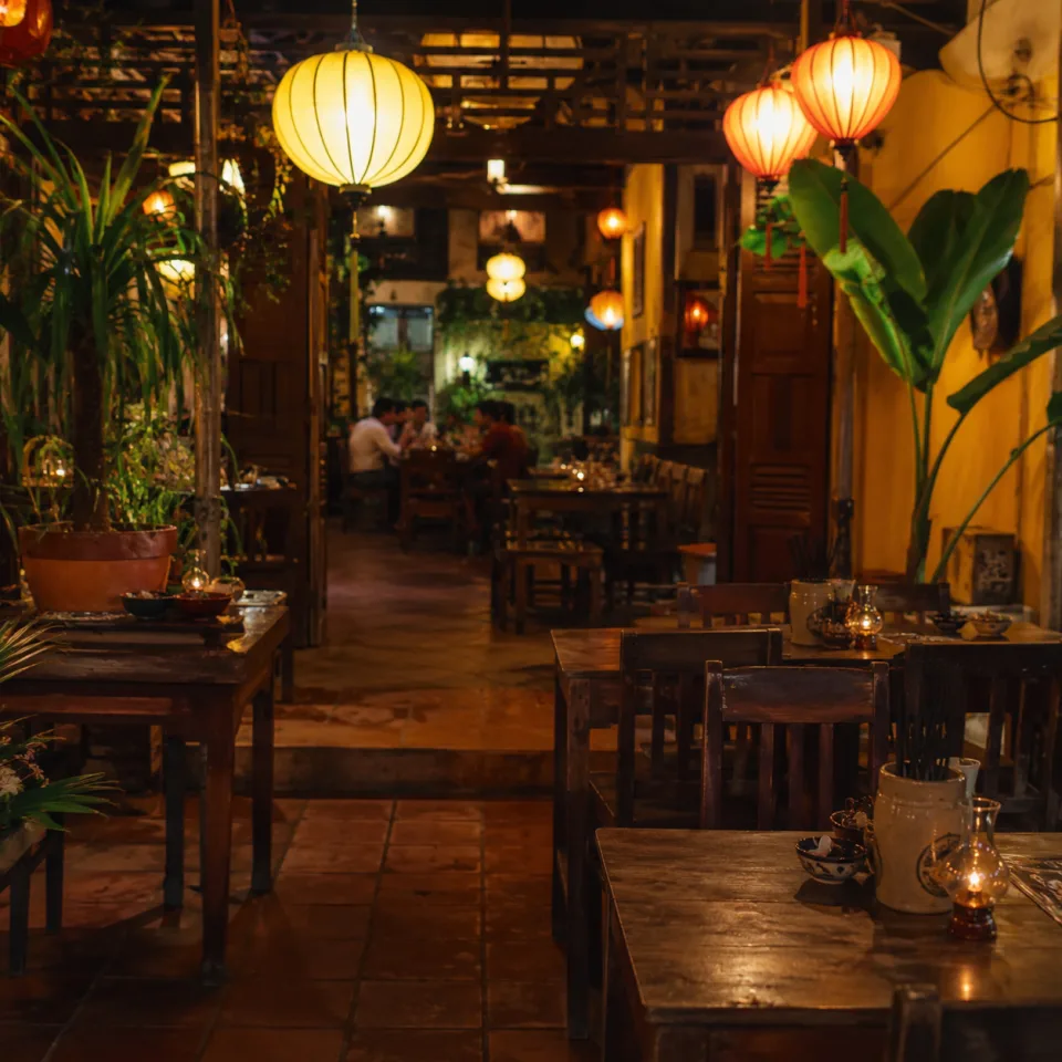 Quán cà phê đông khách tại Trịnh Văn Nghĩa